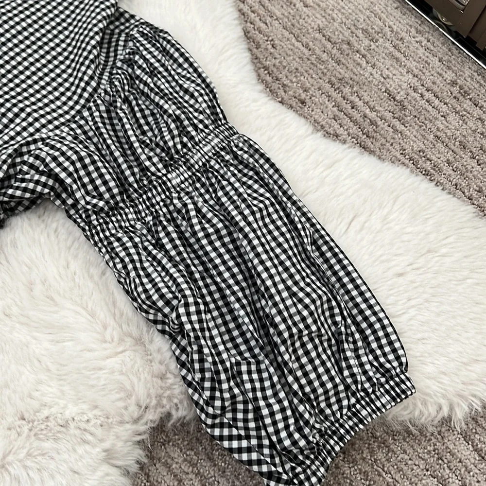 Puff sleeve top. - Picture 3 of 3